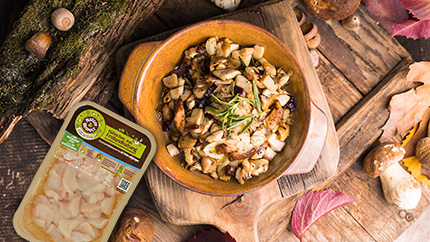 Free-range chicken porcini mushroom pan